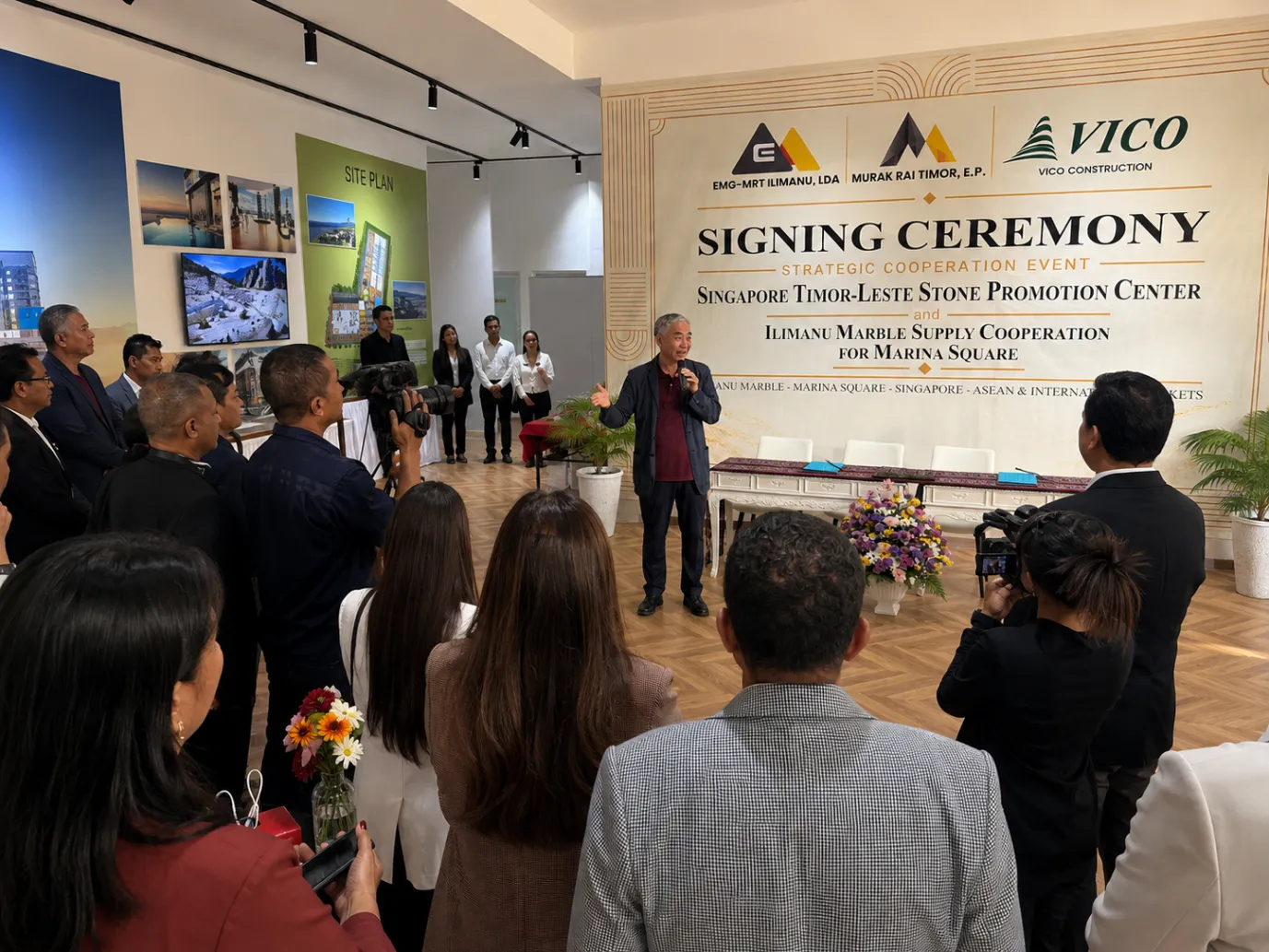 Presentation at the strategic cooperation signing ceremony